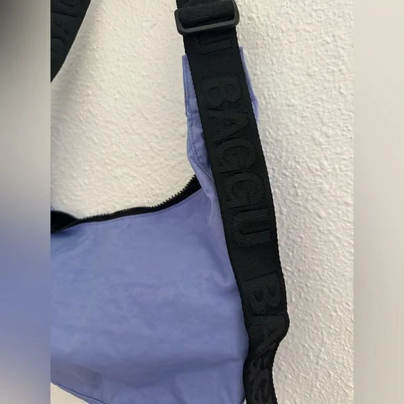BAGGU Medium Nylon Crescent Shoulder Bag in Blueberry Blue/Purple - Picture 2 of 4